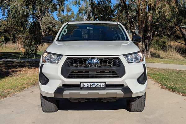 2024 Toyota Hilux SR GUN126R 4X4