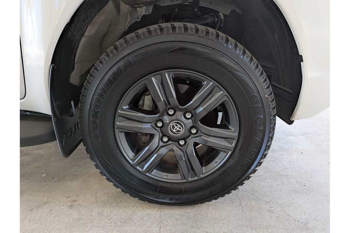 2024 Toyota Hilux SR GUN126R 4X4