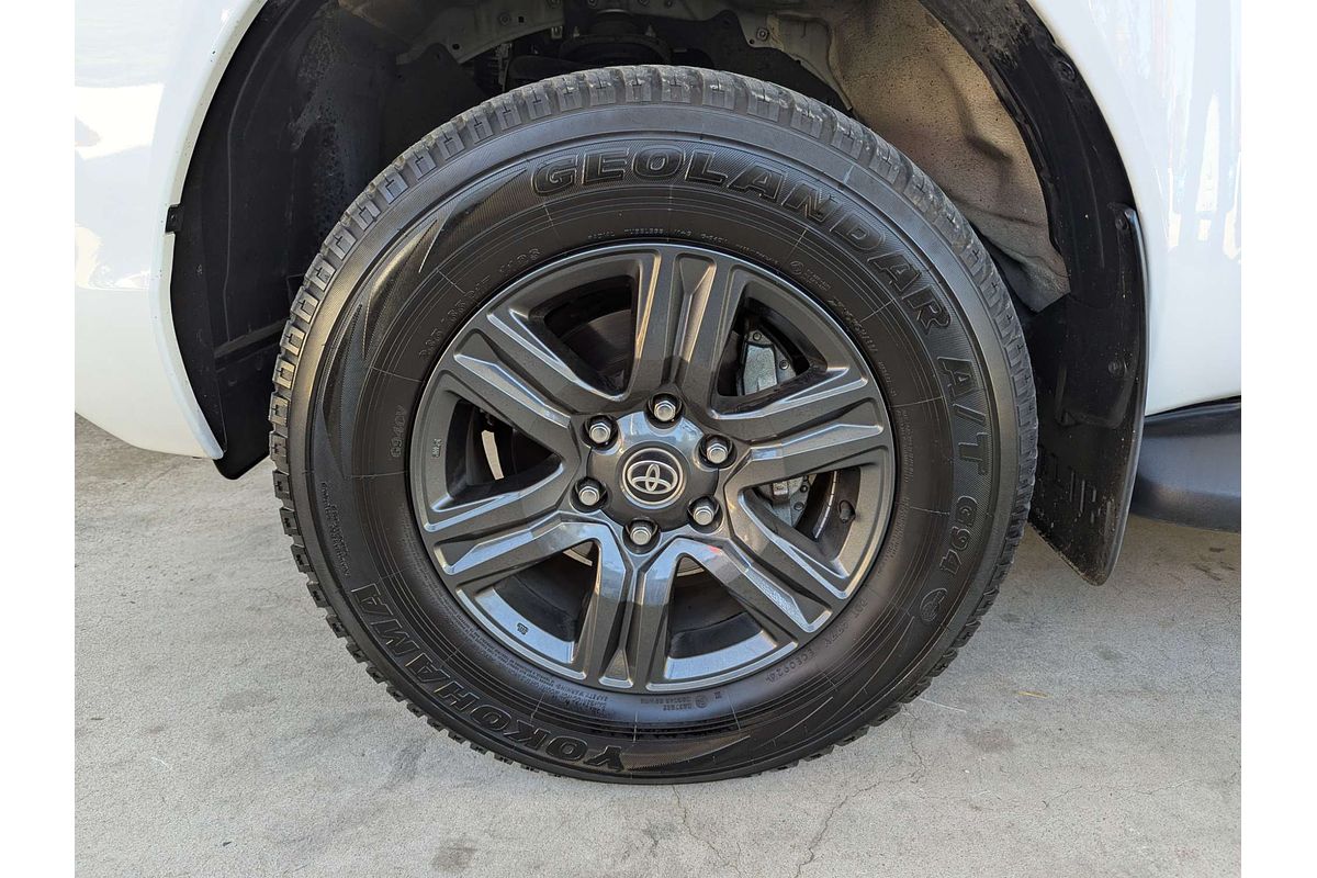 2024 Toyota Hilux SR GUN126R 4X4