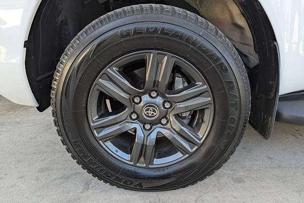 2024 Toyota Hilux SR GUN126R 4X4
