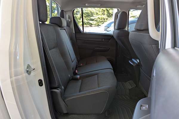 2024 Toyota Hilux SR GUN126R 4X4