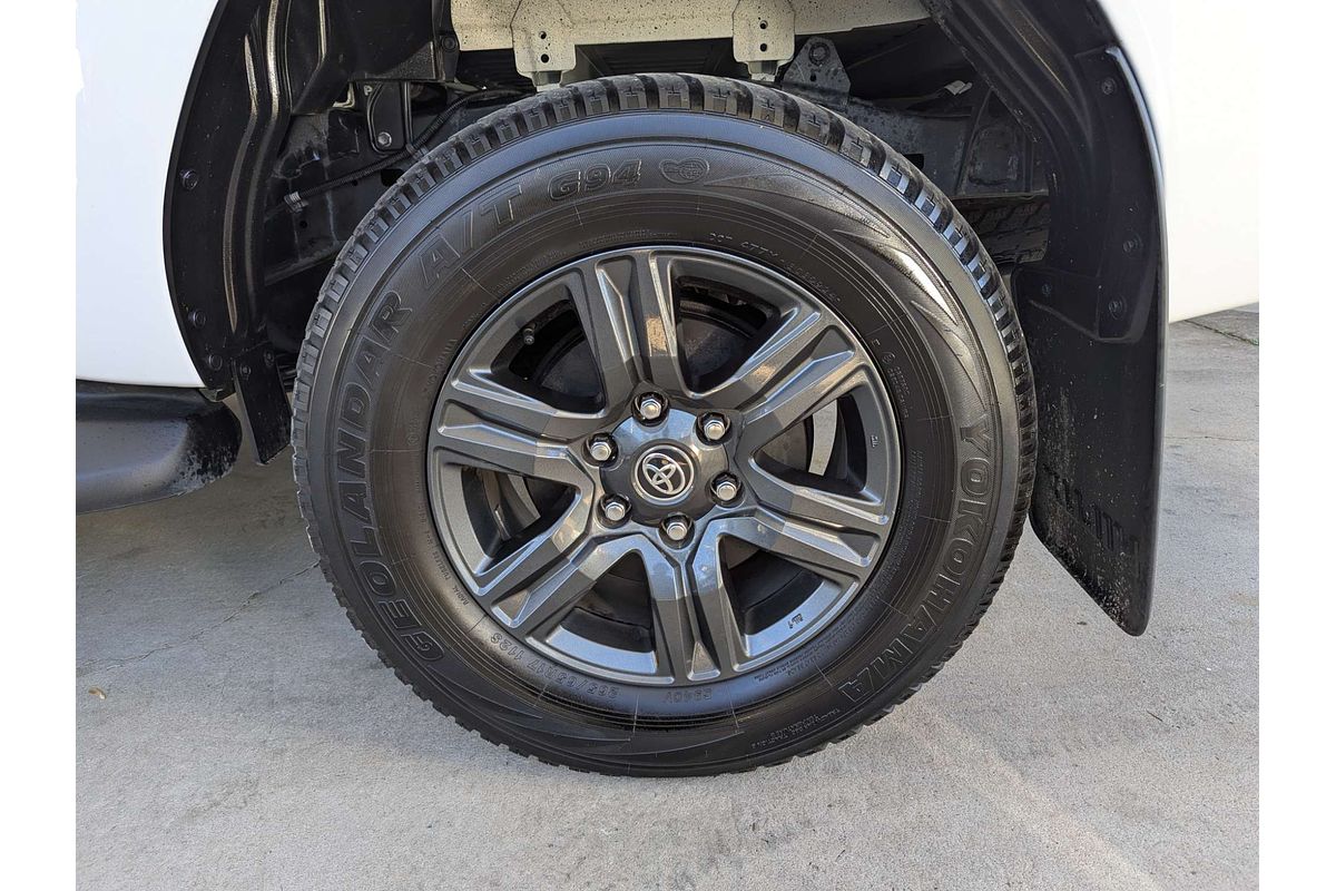 2024 Toyota Hilux SR GUN126R 4X4