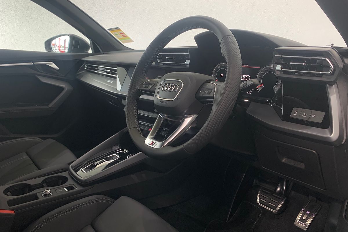 2024 Audi A3 35 TFSI S line GY