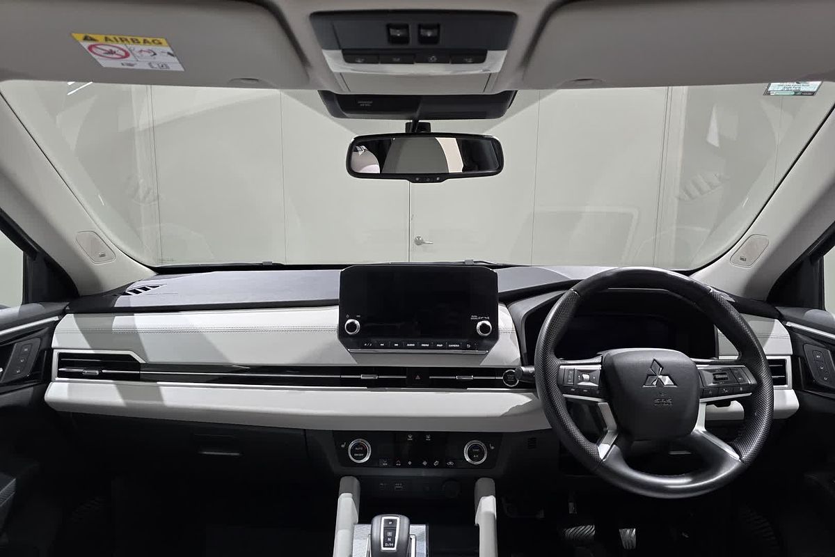 2022 Mitsubishi Outlander Exceed ZM