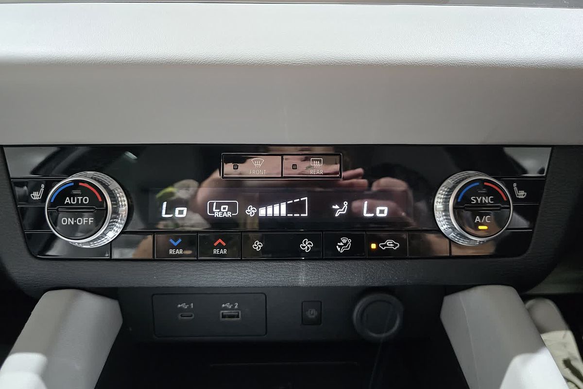 2022 Mitsubishi Outlander Exceed ZM