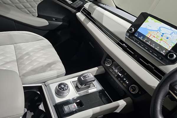 2022 Mitsubishi Outlander Exceed ZM