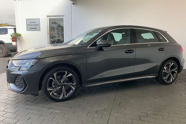2024 Audi Q5 40 TDI Sport FY