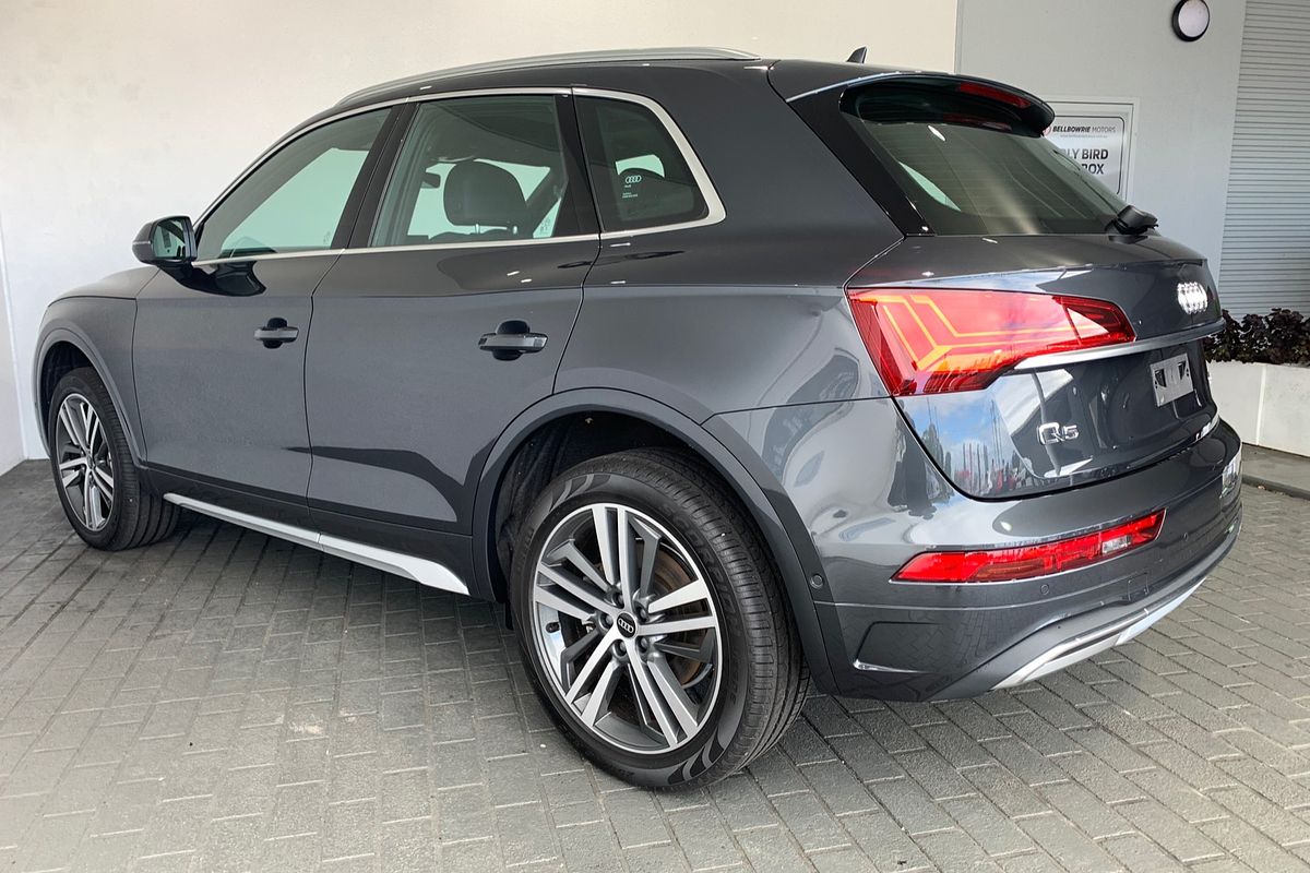 2024 Audi Q5 40 TDI Sport FY