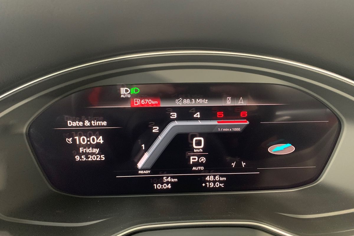 2024 Audi Q5 40 TDI Sport FY