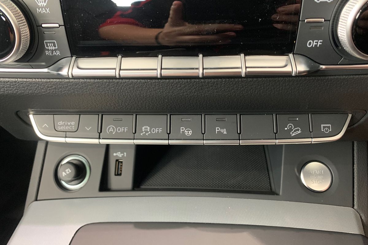 2024 Audi Q5 40 TDI Sport FY