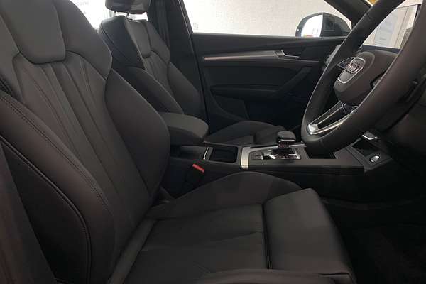 2024 Audi Q5 40 TDI Sport FY
