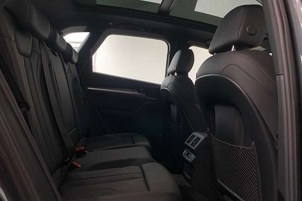 2024 Audi Q5 40 TDI Sport FY