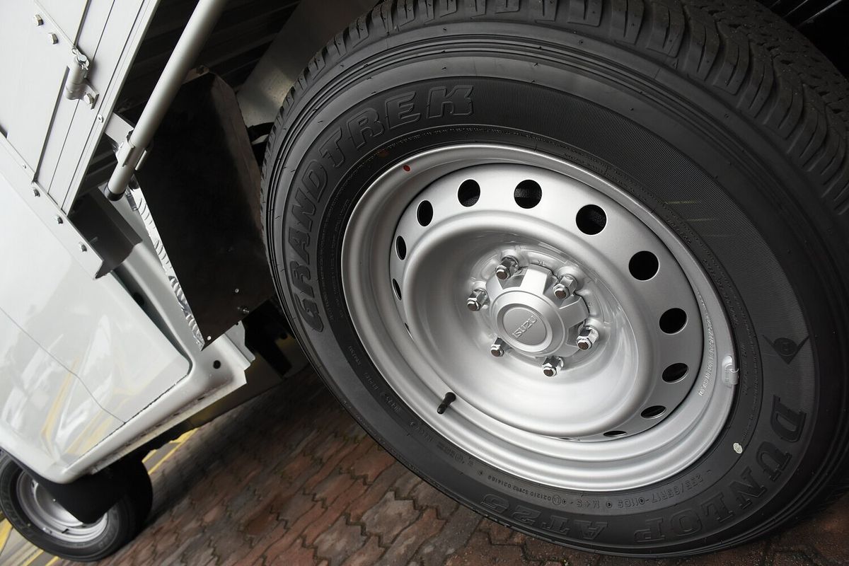 2025 Isuzu D-MAX SX High Ride Rear Wheel Drive