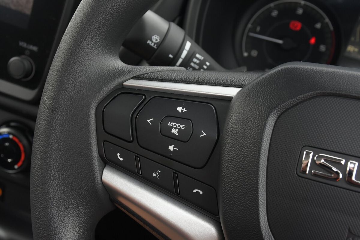 2025 Isuzu D-MAX SX High Ride Rear Wheel Drive