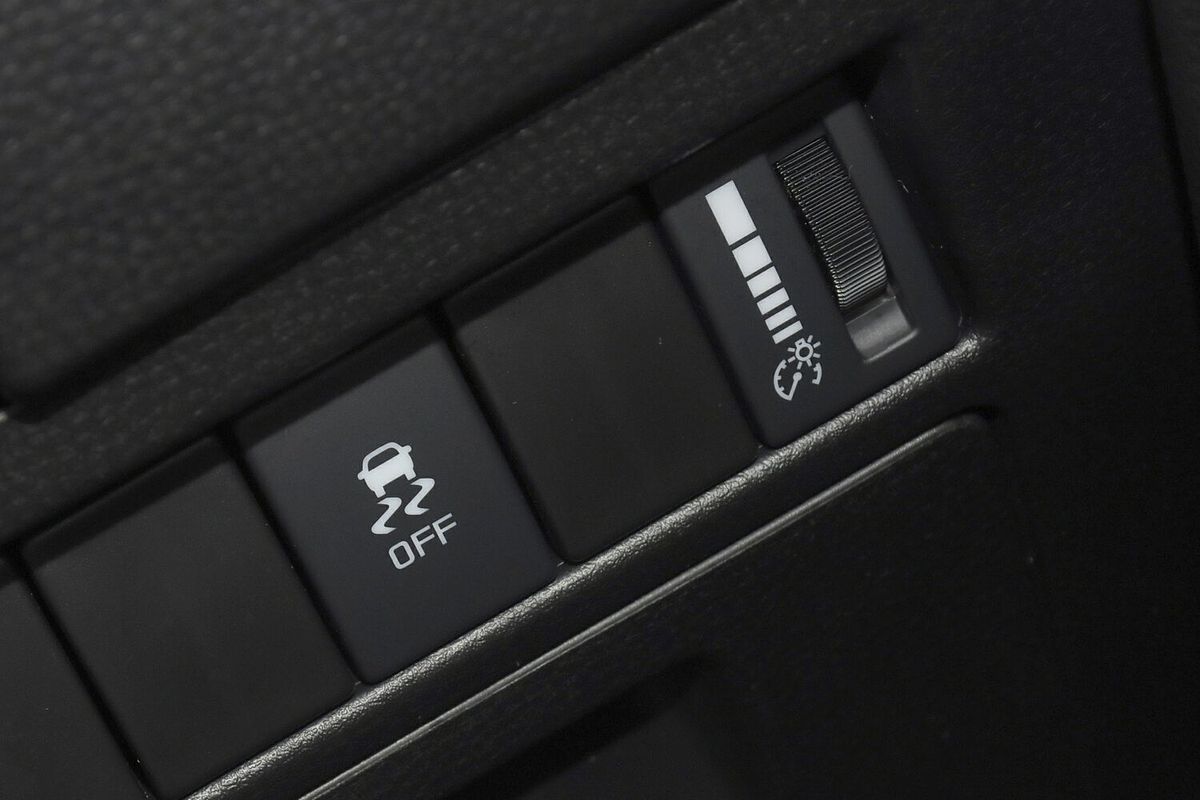 2025 Isuzu D-MAX SX High Ride Rear Wheel Drive