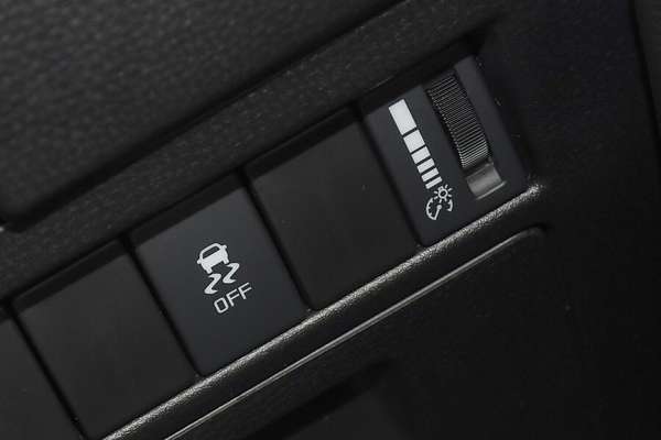 2025 Isuzu D-MAX SX High Ride Rear Wheel Drive