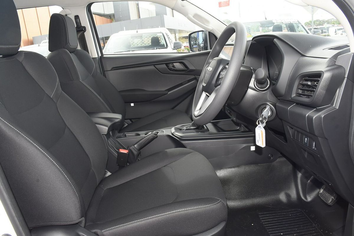 2025 Isuzu D-MAX SX High Ride Rear Wheel Drive