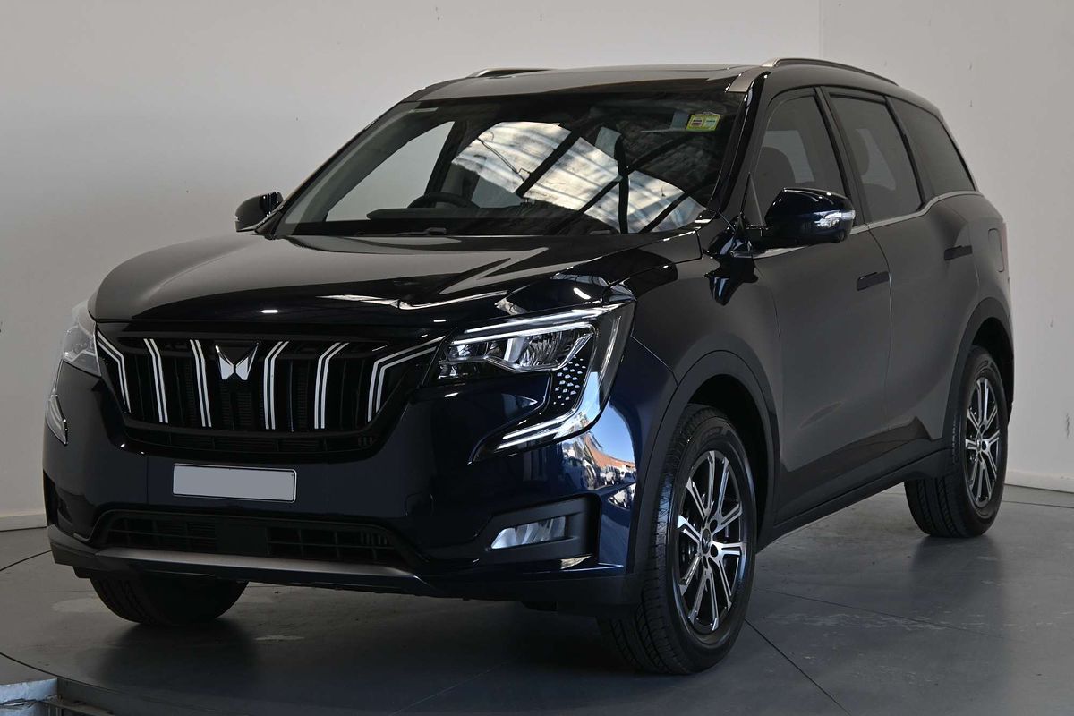 2025 Mahindra XUV700 AX7L