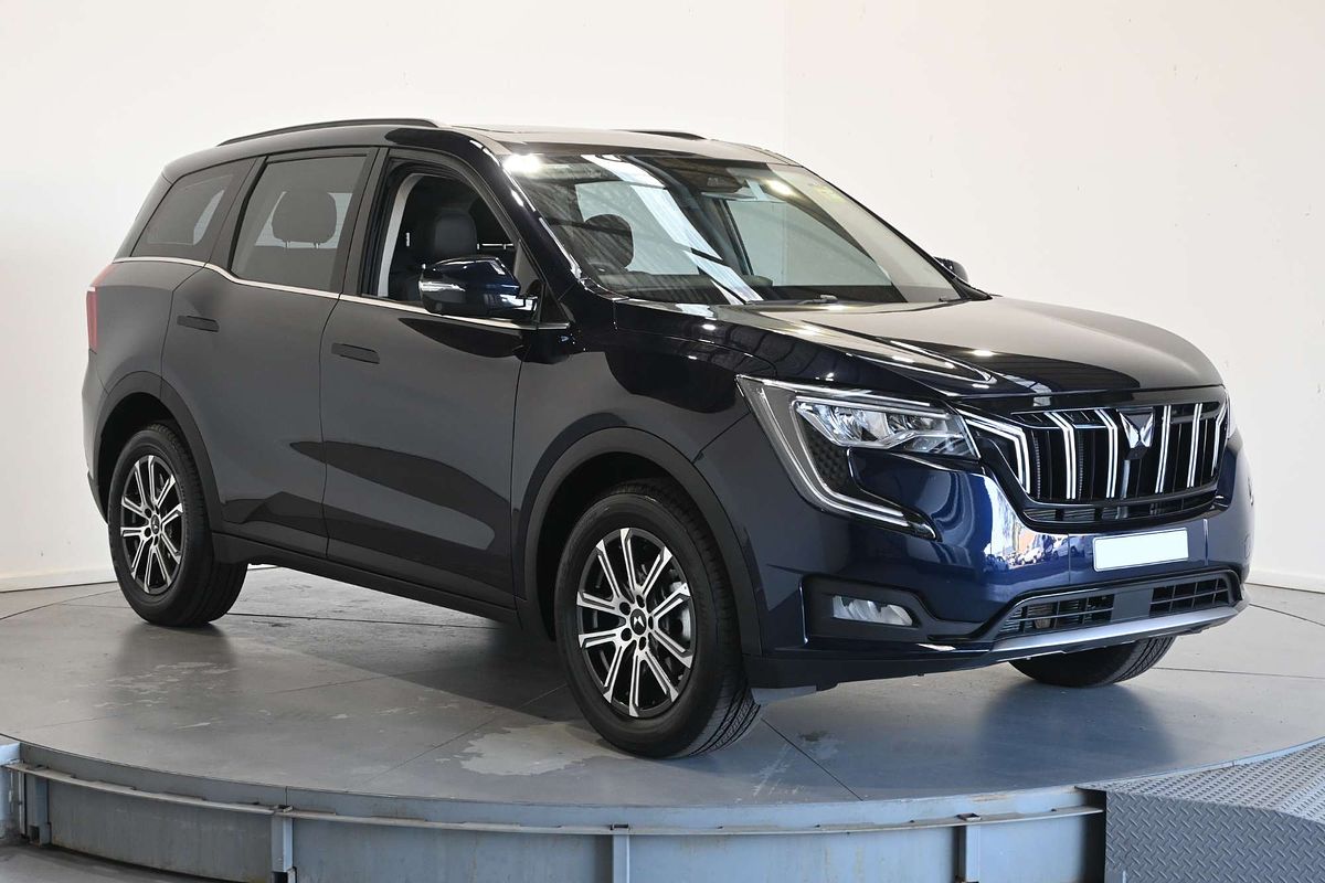 2025 Mahindra XUV700 AX7L