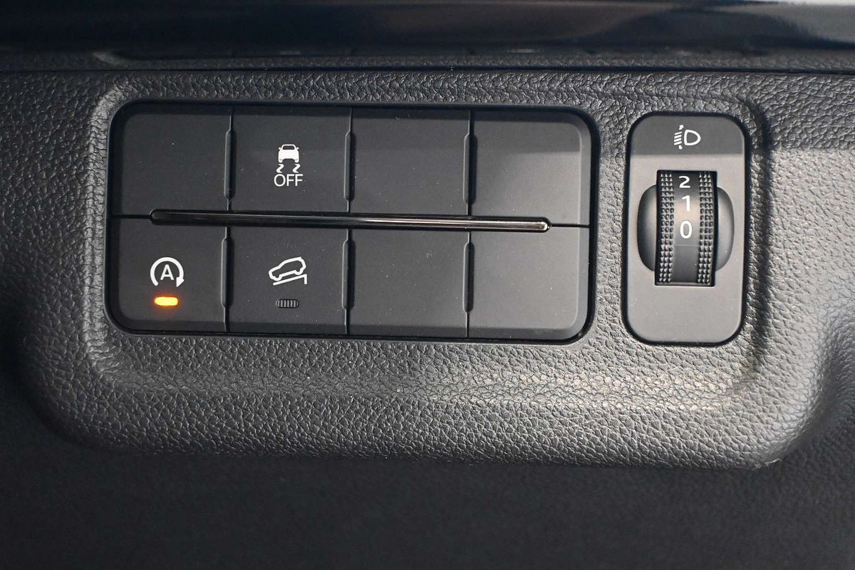 2025 Mahindra XUV700 AX7L