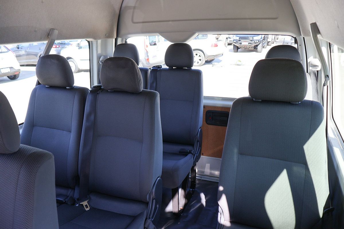2017 Toyota Hiace Commuter TRH223R