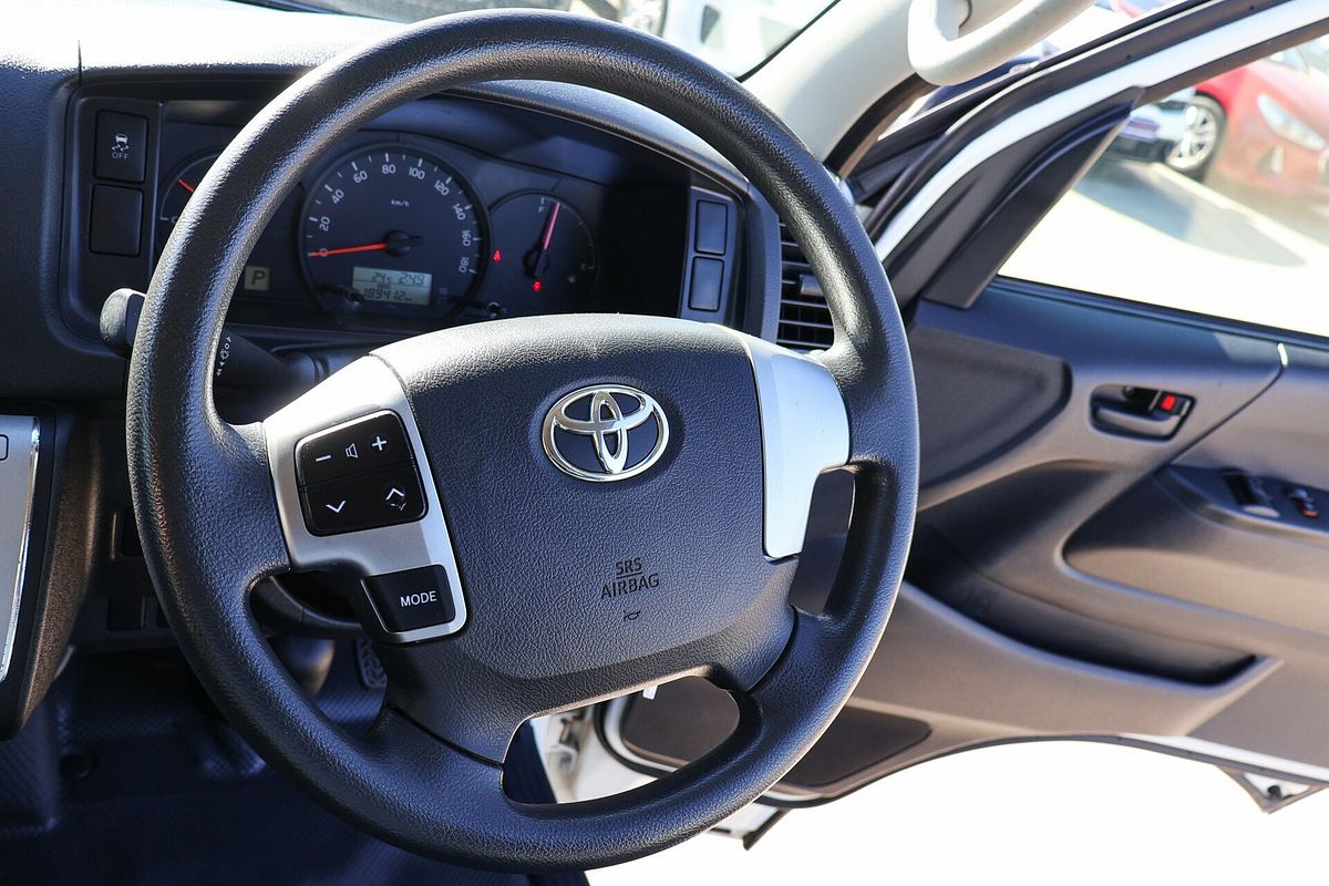2017 Toyota Hiace Commuter TRH223R