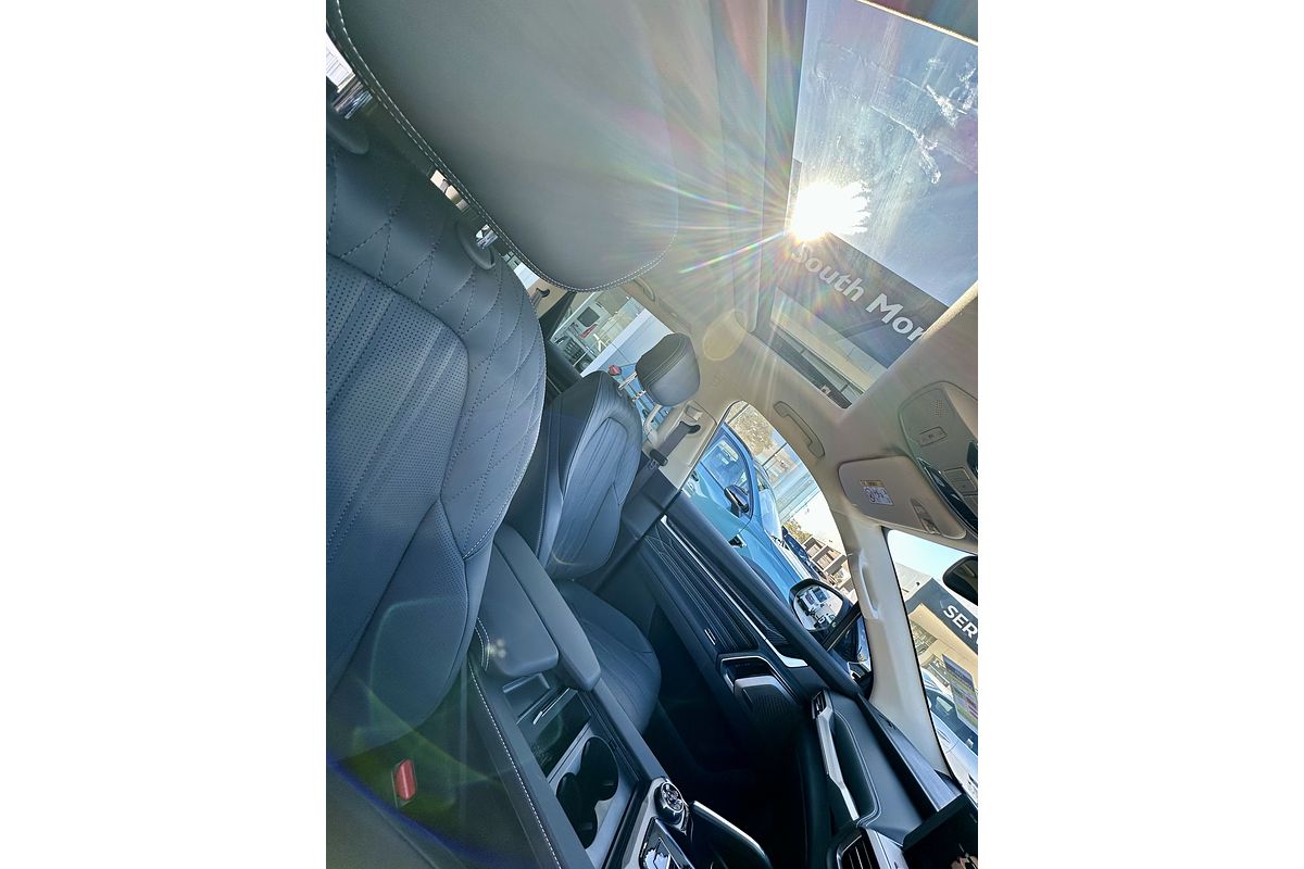 2025 LDV D90 Executive SV9A