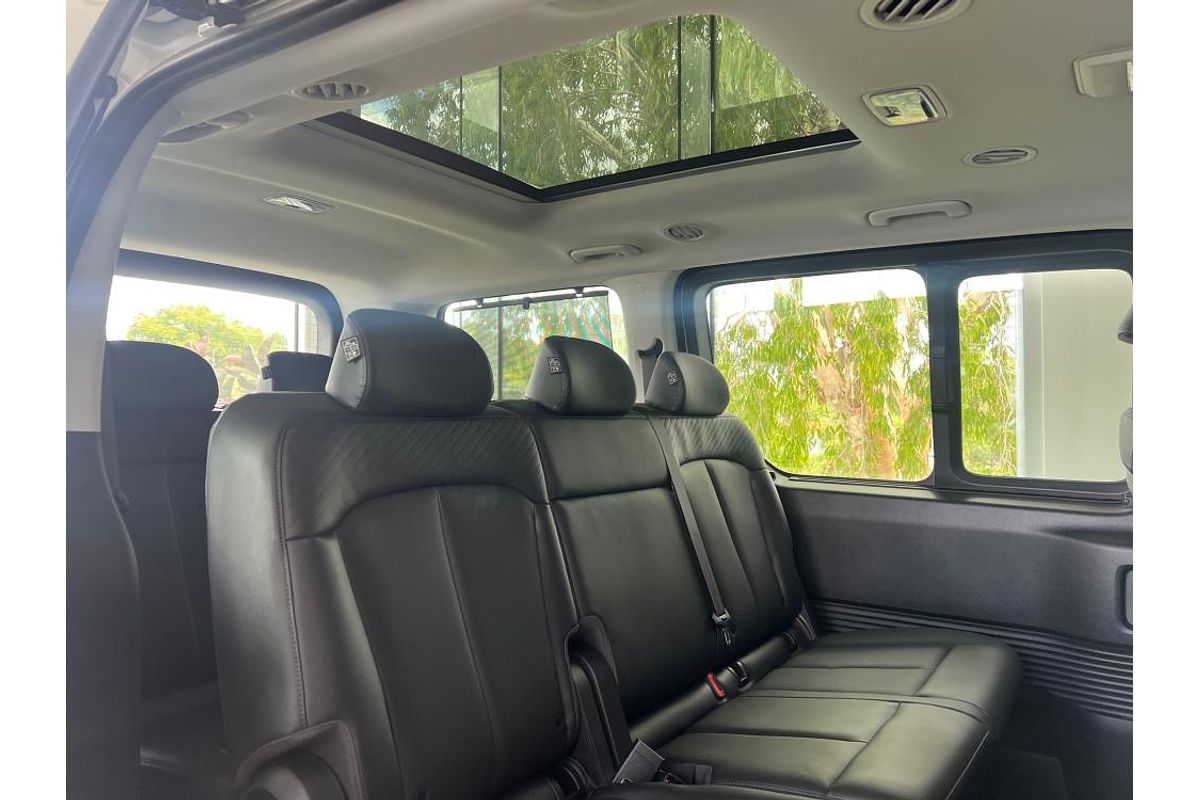 2024 Hyundai STARIA Highlander US4.V3