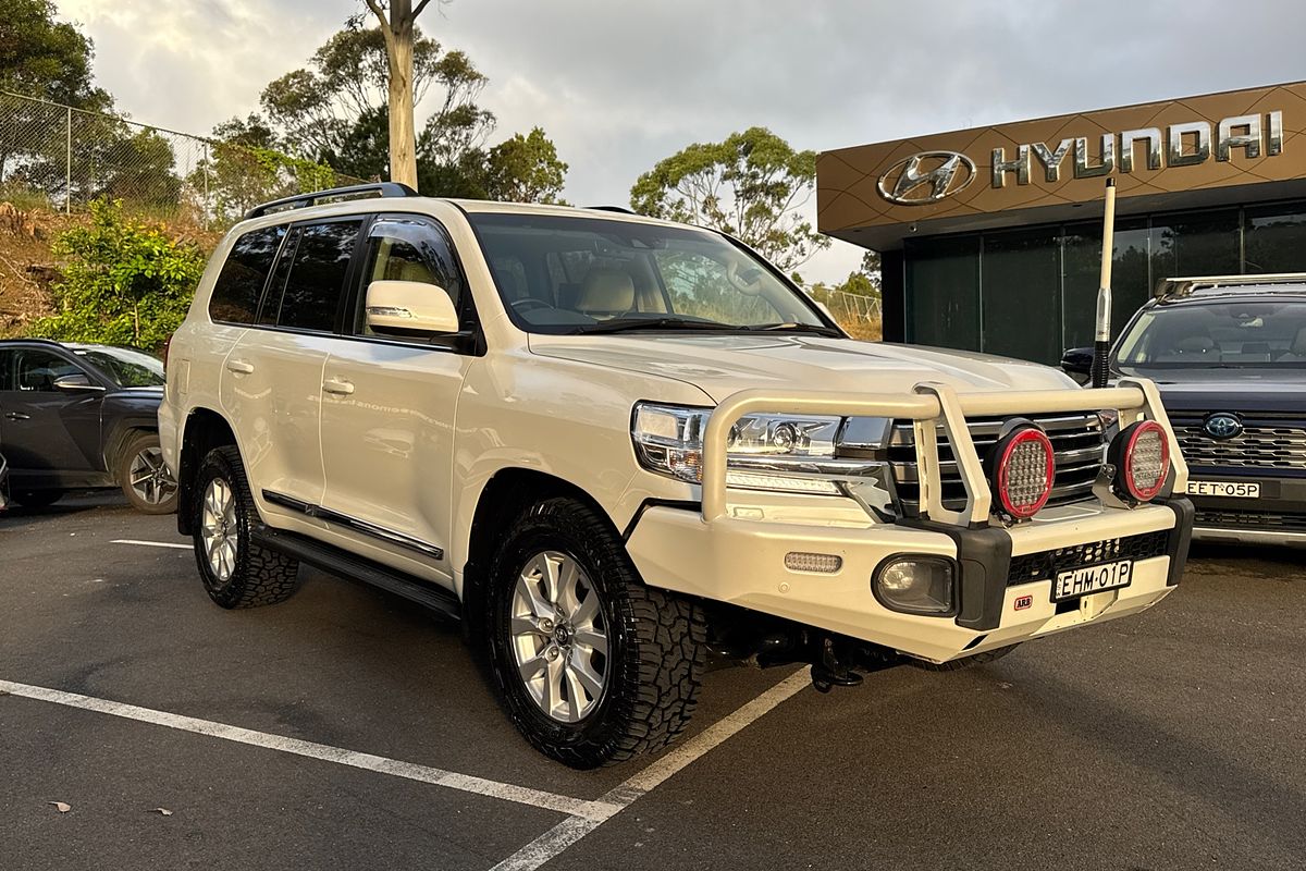 2020 Toyota Landcruiser Sahara VDJ200R
