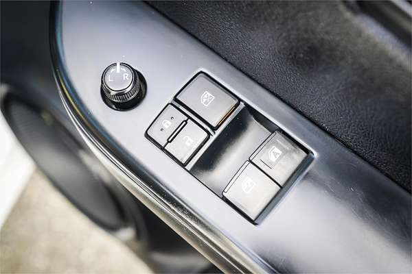 2016 Toyota Hilux Workmate GUN122R Rear Wheel Drive