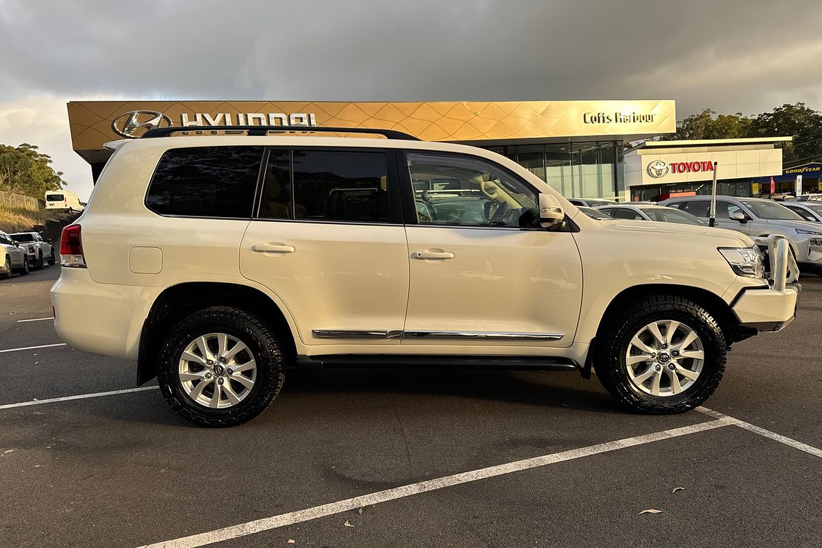 2020 Toyota Landcruiser Sahara VDJ200R