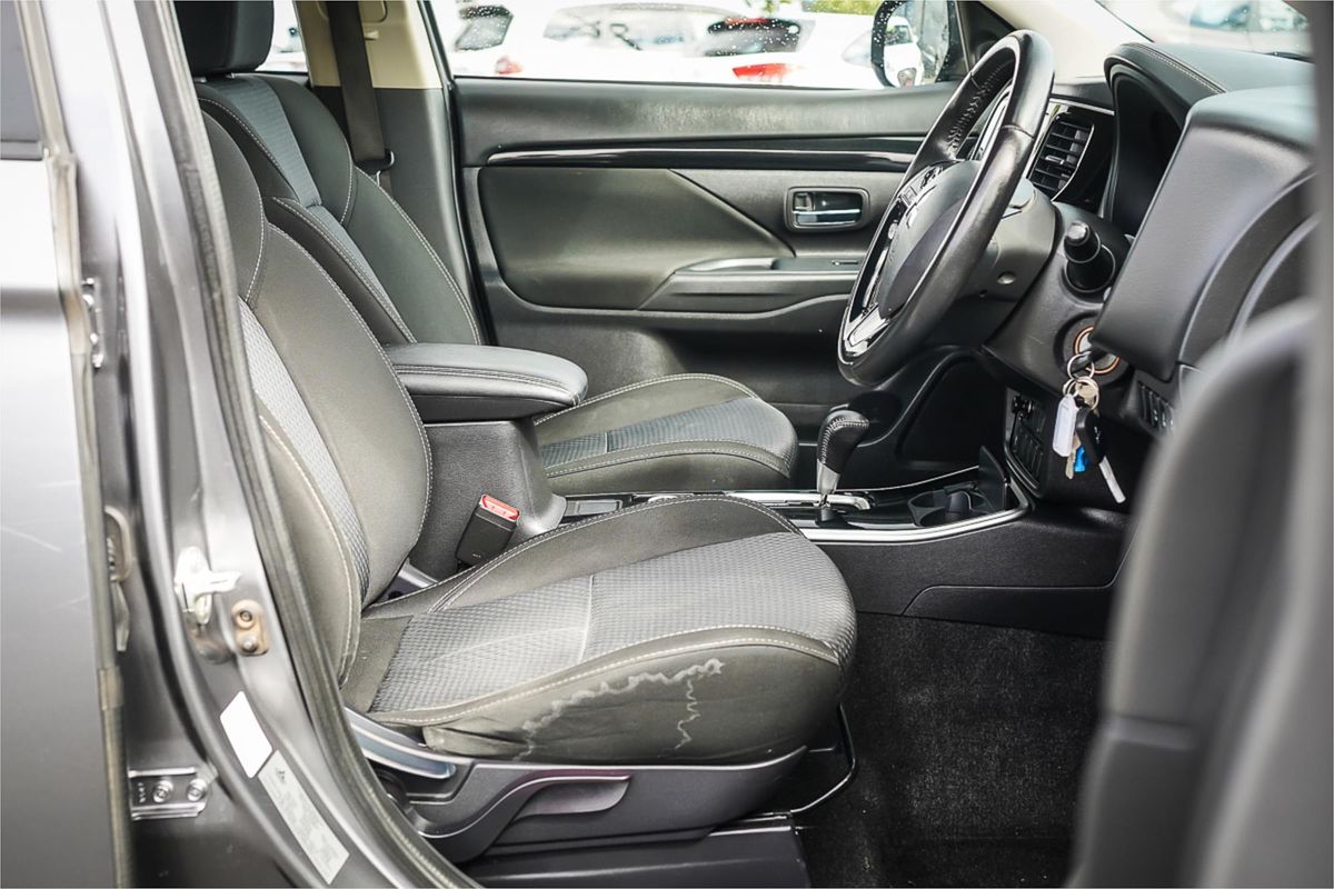 2019 Mitsubishi Outlander ES ADAS ZL