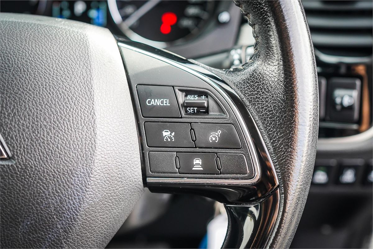 2019 Mitsubishi Outlander ES ADAS ZL