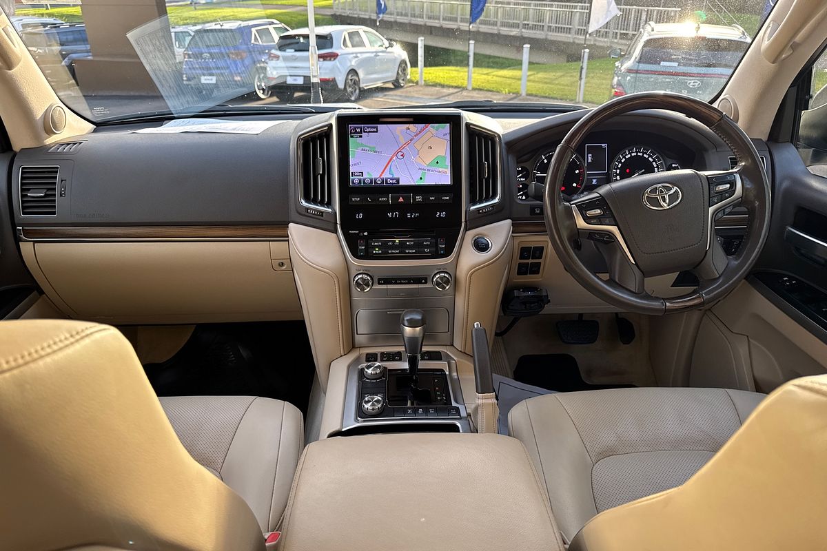 2020 Toyota Landcruiser Sahara VDJ200R