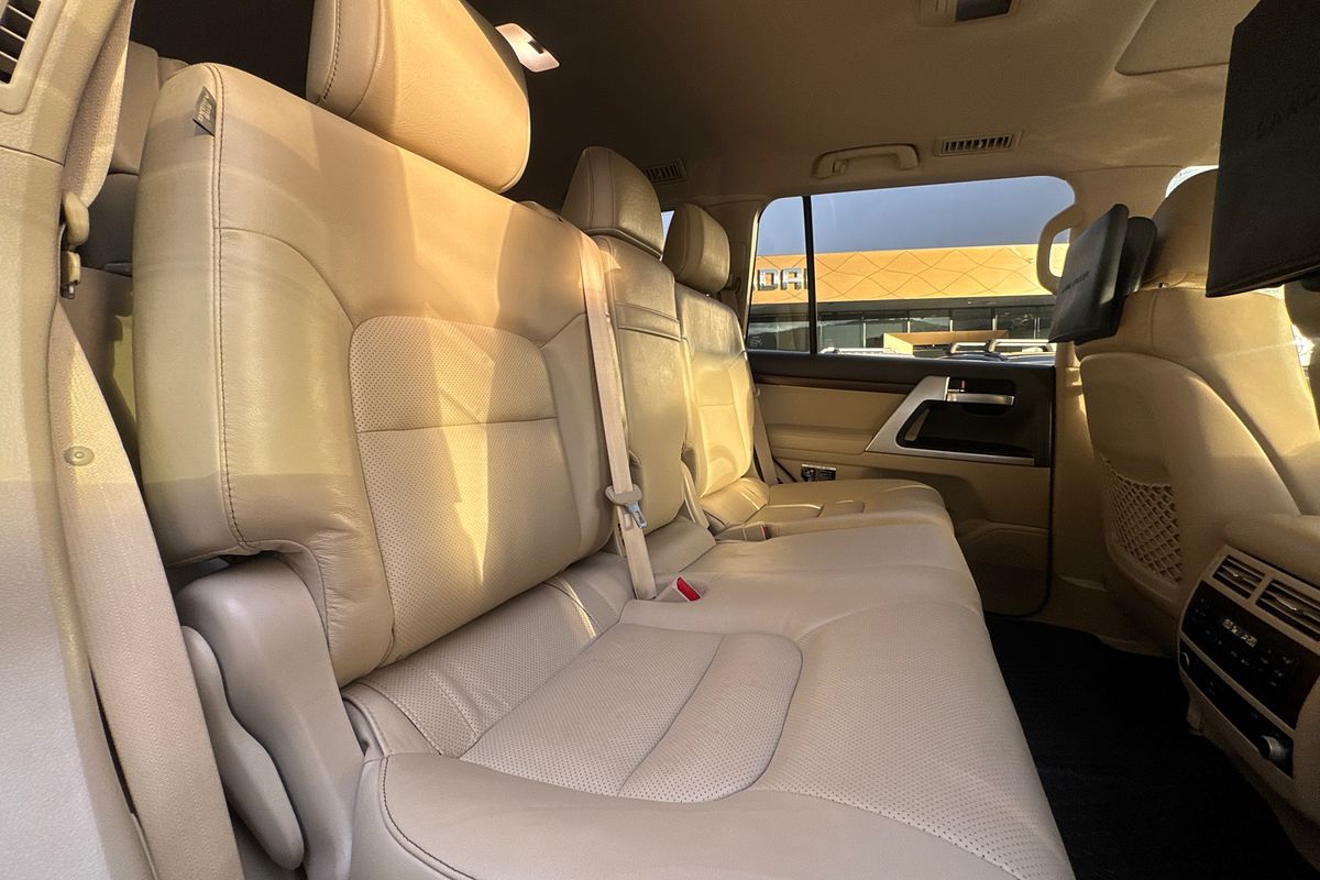 2020 Toyota Landcruiser Sahara VDJ200R