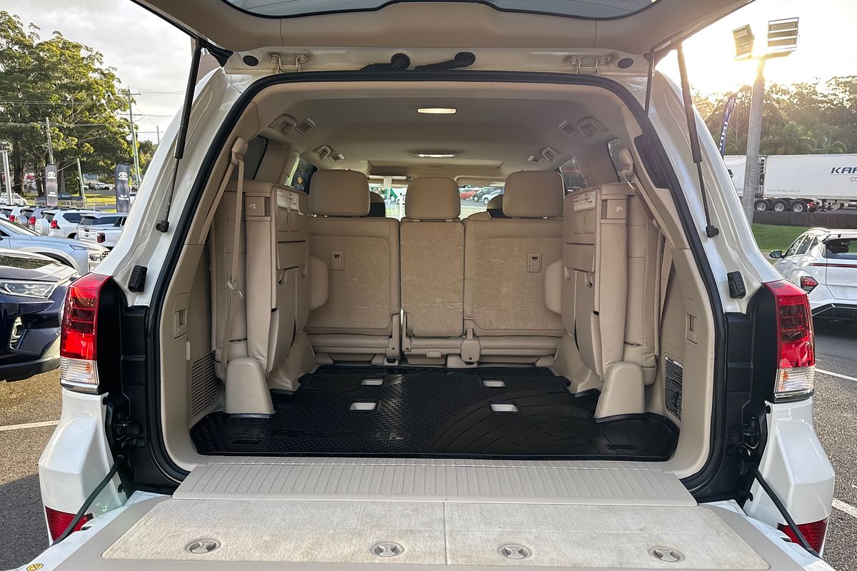2020 Toyota Landcruiser Sahara VDJ200R