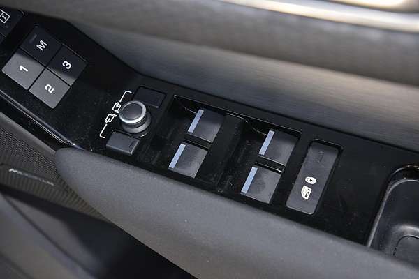 2022 Land Rover Range Rover Velar D200 R-Dynamic SE L560