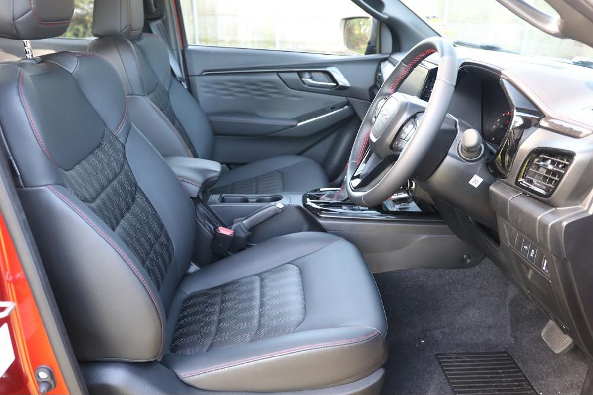 2025 Isuzu D-MAX X-TERRAIN 4X4