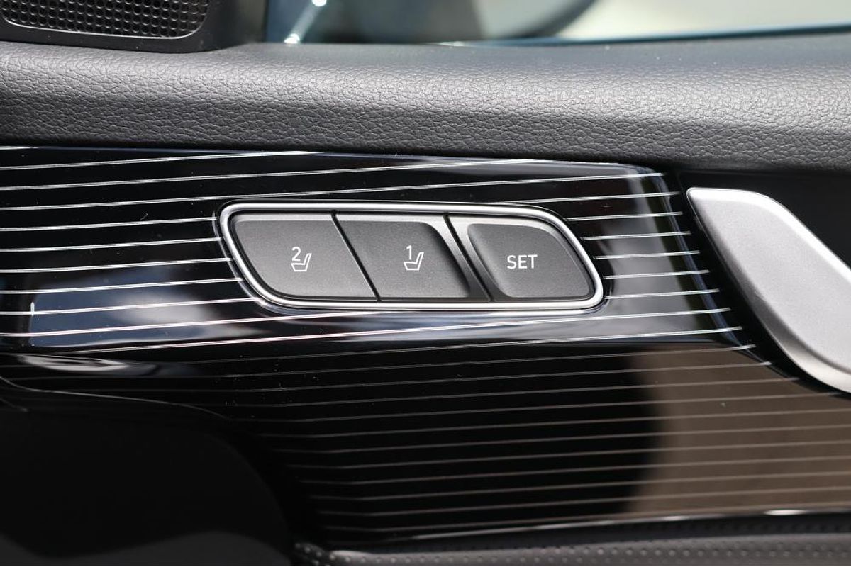 2024 Hyundai Palisade Calligraphy Black Ink LX2.V5