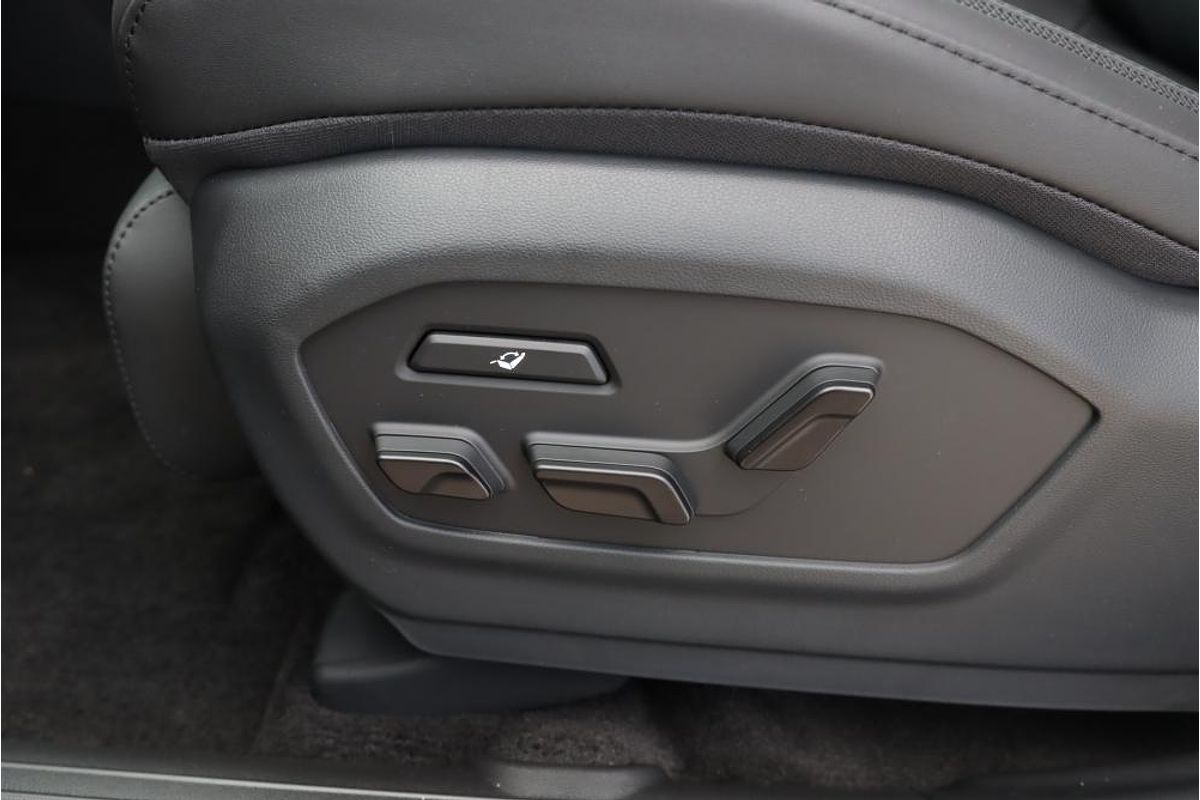 2025 Hyundai Santa Fe Hybrid Calligraphy MX5.V1