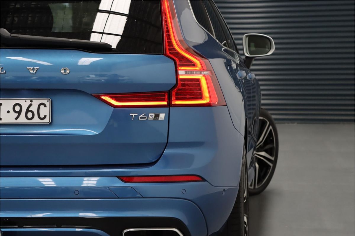 2018 Volvo XC60 T6 R-Design UZ