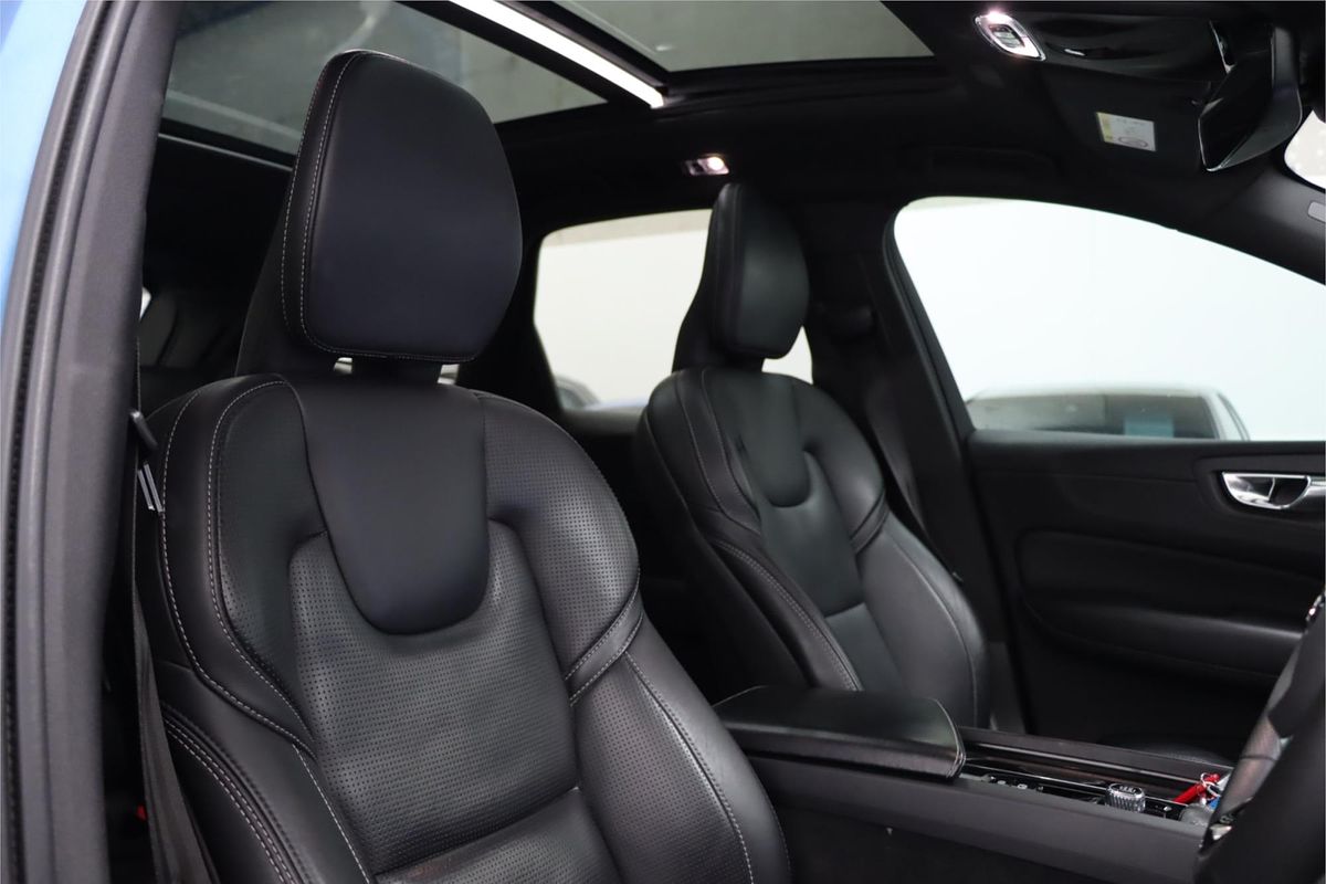 2018 Volvo XC60 T6 R-Design UZ