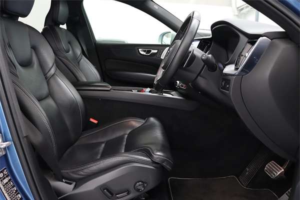 2018 Volvo XC60 T6 R-Design UZ