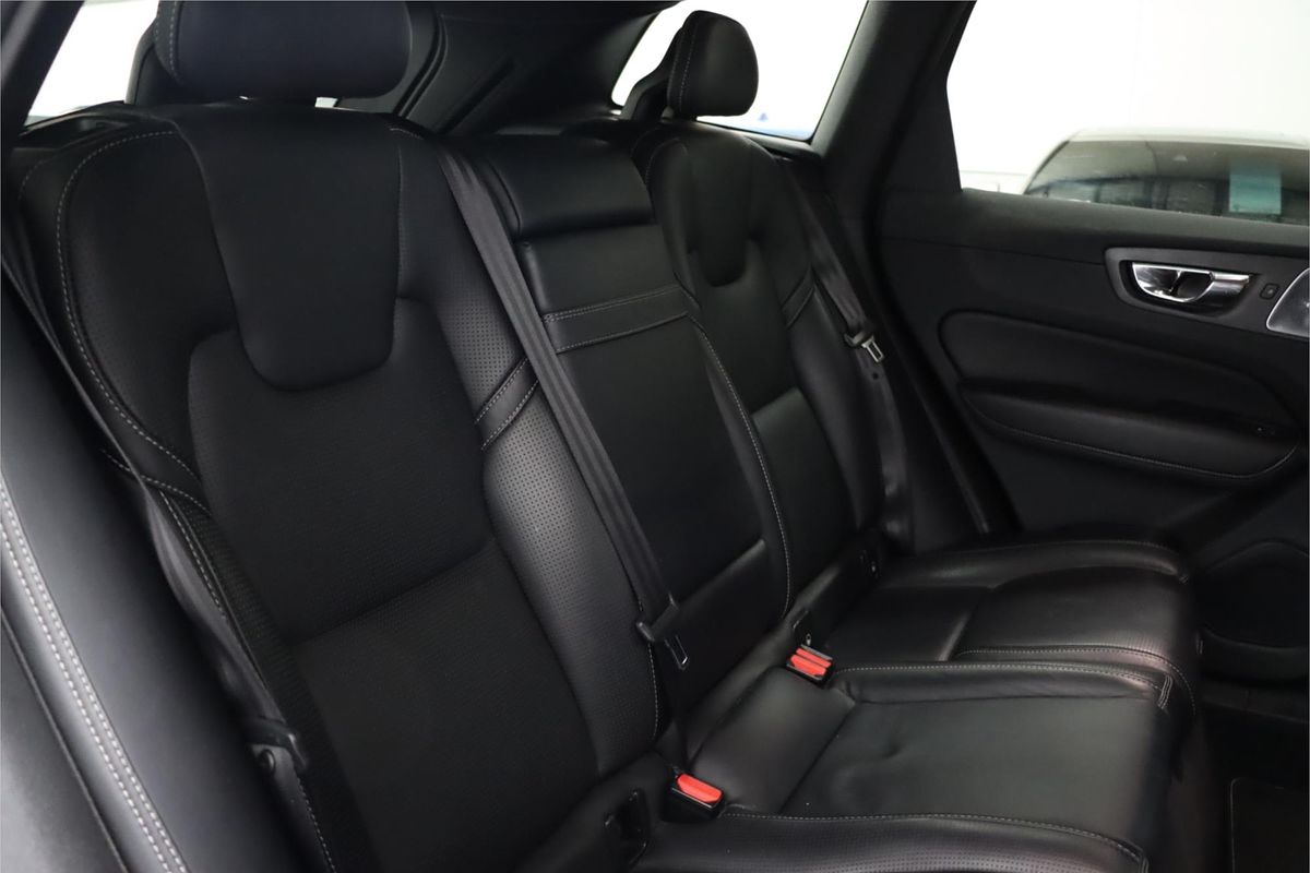 2018 Volvo XC60 T6 R-Design UZ