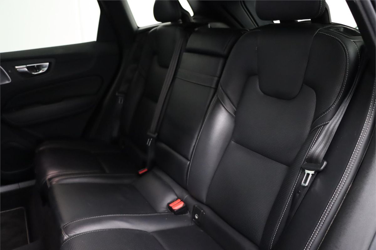 2018 Volvo XC60 T6 R-Design UZ