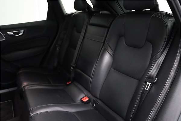 2018 Volvo XC60 T6 R-Design UZ
