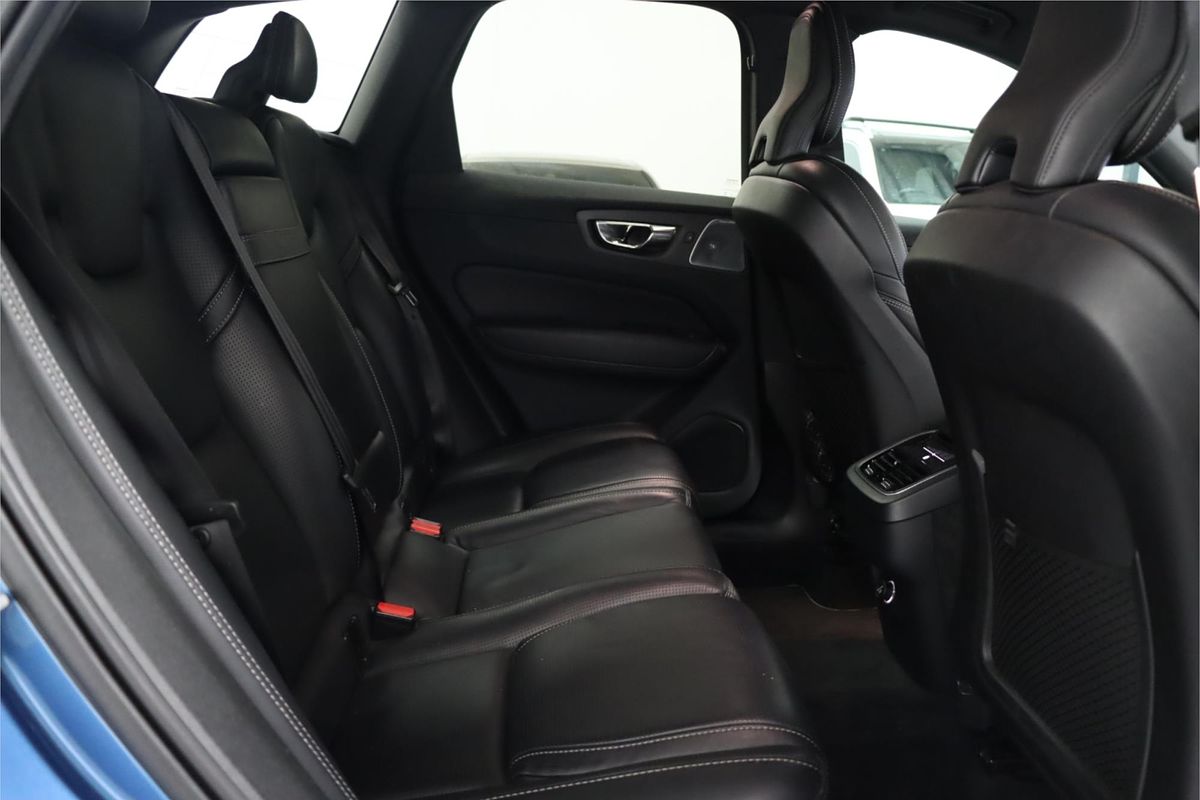 2018 Volvo XC60 T6 R-Design UZ