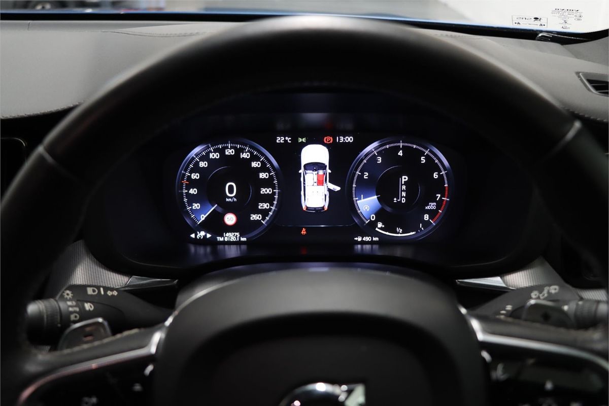 2018 Volvo XC60 T6 R-Design UZ