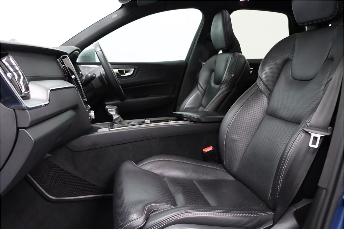 2018 Volvo XC60 T6 R-Design UZ