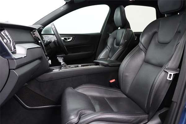 2018 Volvo XC60 T6 R-Design UZ